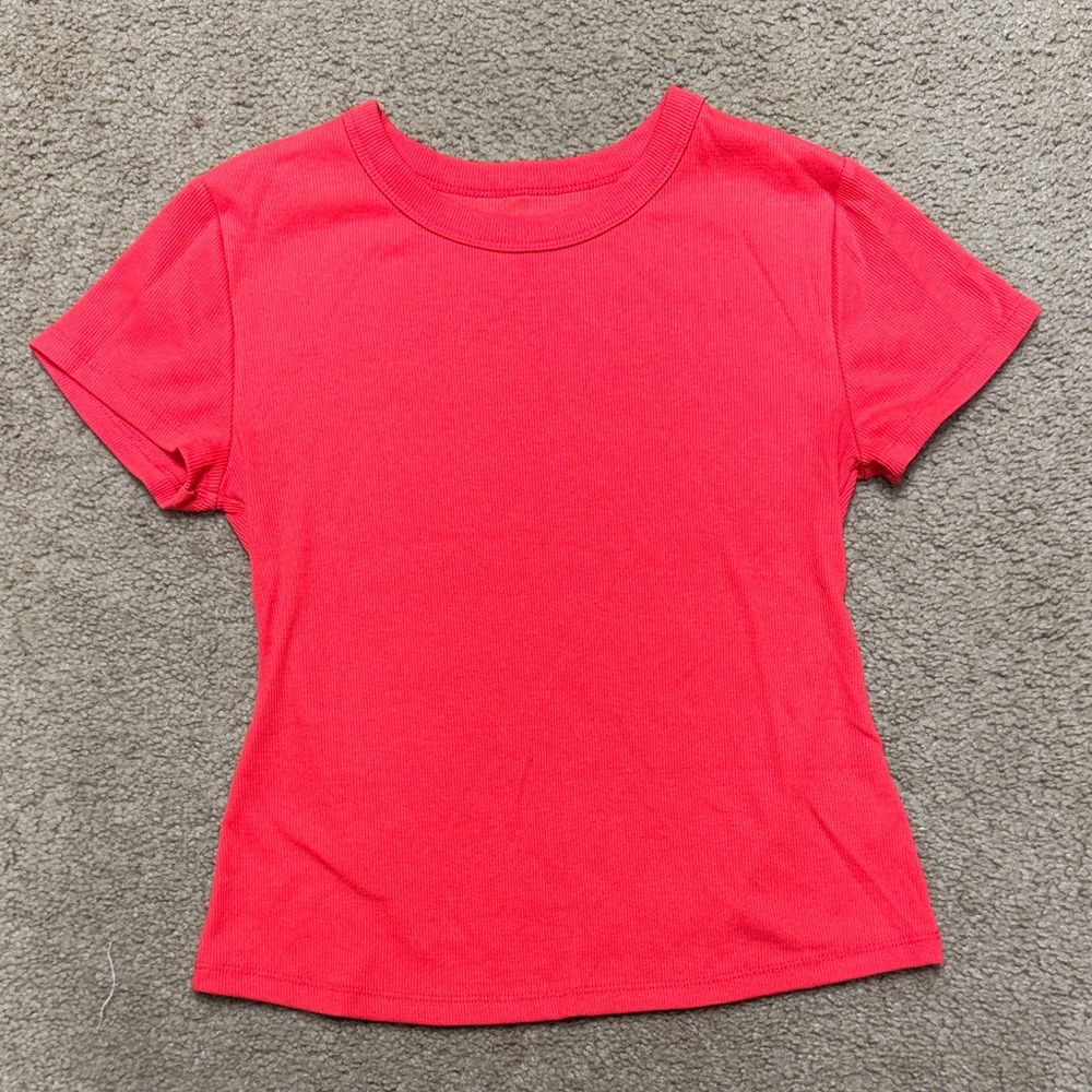 Old Navy snug cropped tshirt. Medium - Picture 6 of 8